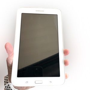 COPY - Samsung Galaxy Tab 3 Lite 7" (SM-T113) 8GB - WiFi Android Tablet- With C…